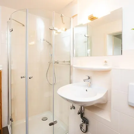 Ferienpension Seeblick 2*