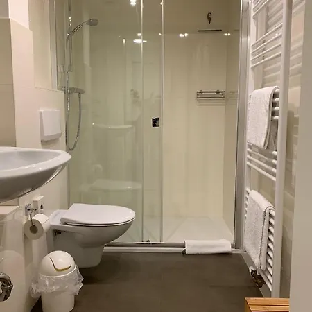 Hotell Ferienpension Seeblick Neuensien