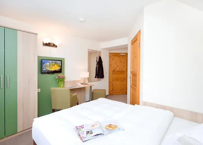 Ferienpension Seeblick 酒店 Neuensien